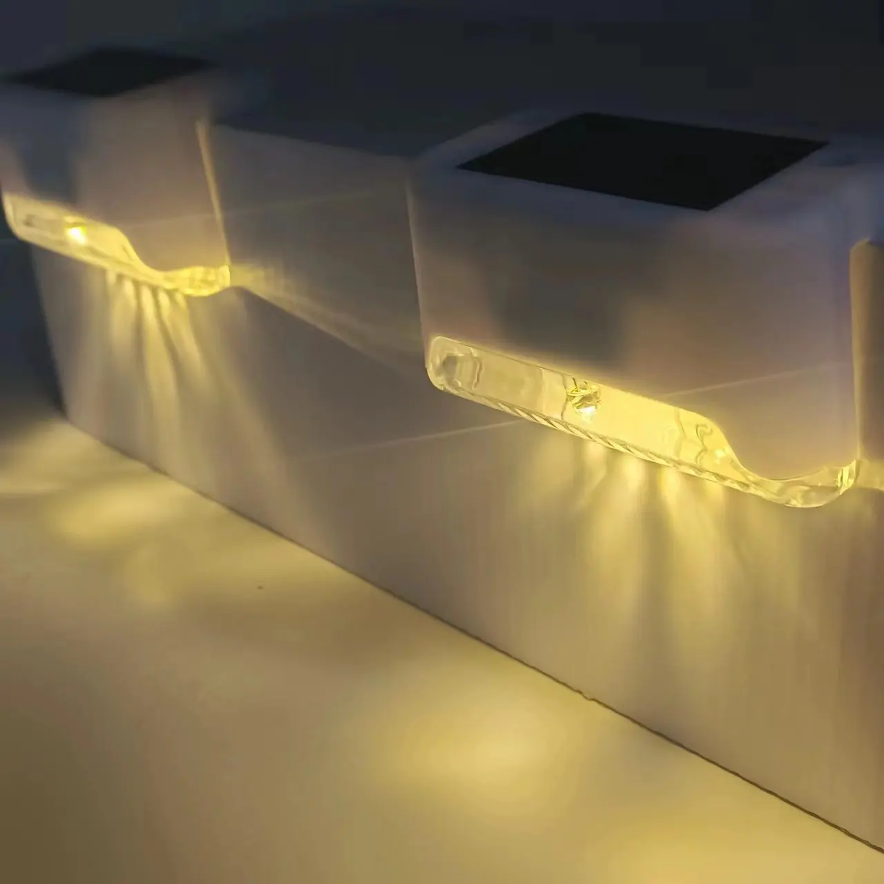 Hot Selling Staircase Waterproof Courtyard Lamp Decorative Railings Solar Lights