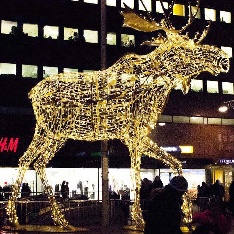 Super Large Christmas Reindeer Decor with LED Lights - Perfect for Outdoor Christmas Home Decor and Ornaments