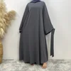 Gris oscuro