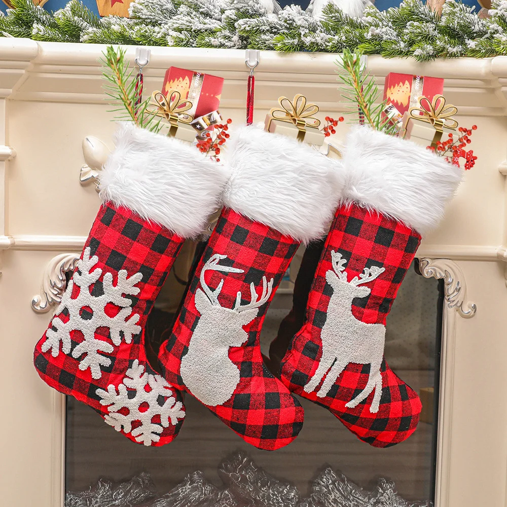 Neue Weihnachtsstrümpfe Socken, Feiertagsdekorationen, rote schwarze Geschenktasche, Weihnachtsbaum-Anhänger, Weihnachtshüte Produktkategorie