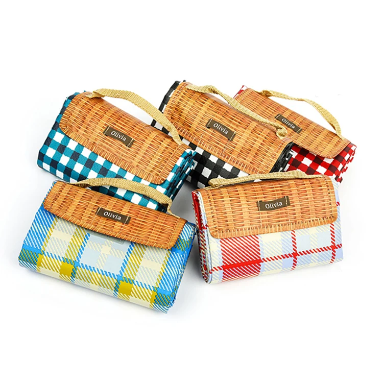 Custom Portable Foldable Picnic Mat Fashion Styles for Outdoor Beach Camping with PP Material Logo Included