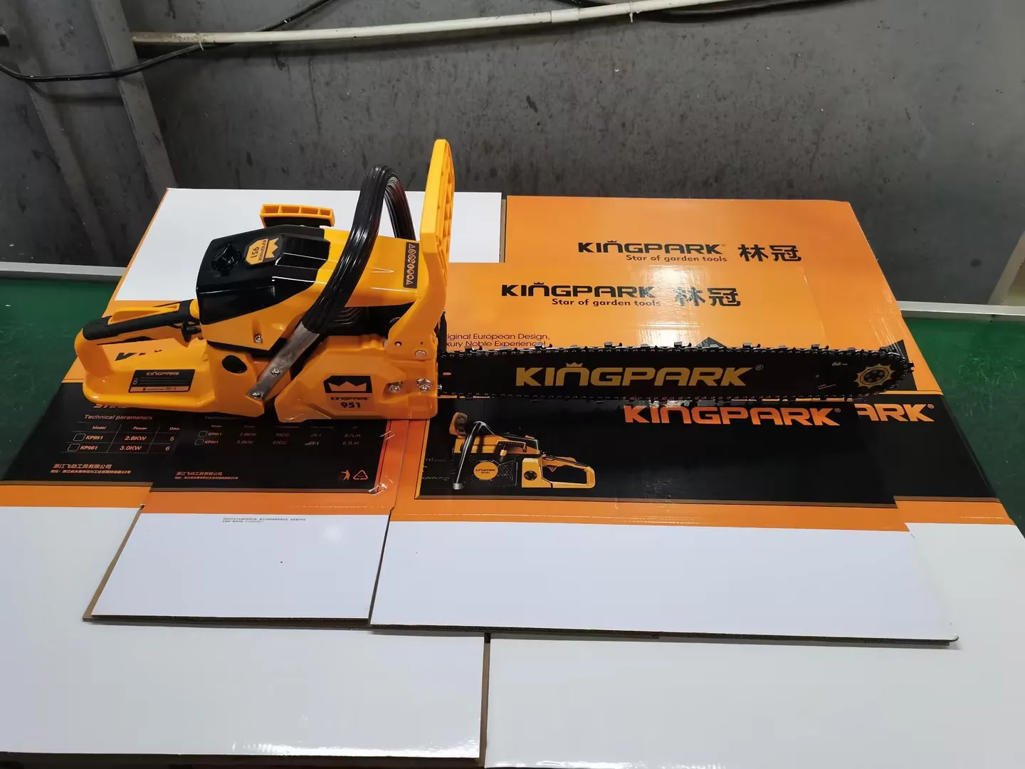 Kingpark 951 Professional 58cc Chainsaw - High Quality Wood