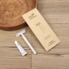 Set de rasage (rasoir à manche blanc + 10 g de crème à raser)