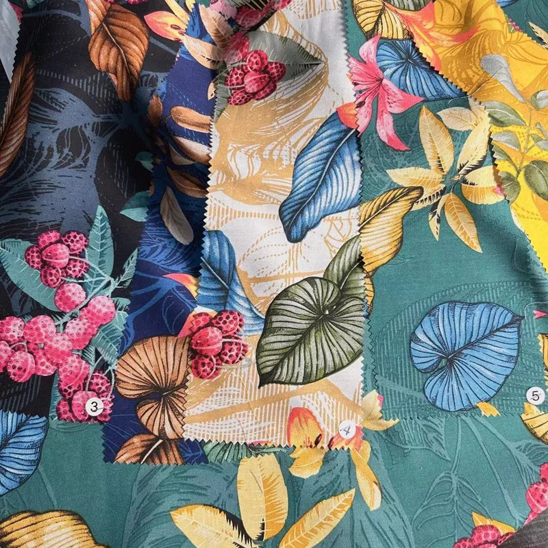 Высокоплотная гладкая ткань из вискозы с цифровым принтом