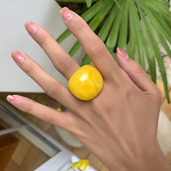 Simple geometric macaron arc colored resin index finger ring