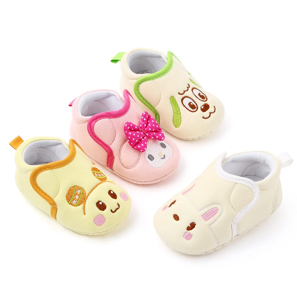 Cute animal design soft cotton newborn baby shoes for boys and girls in bulk