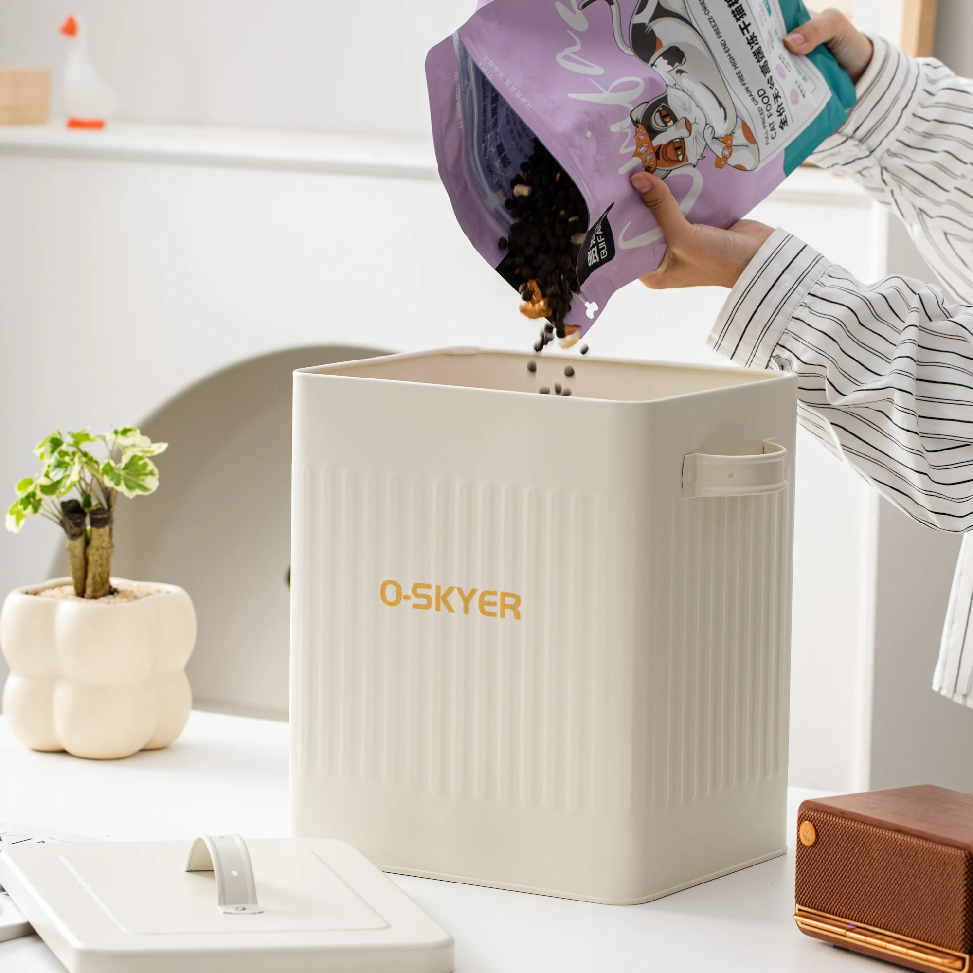 Large Sizes Kitchen Rice Bucket with Lid Sealed Moisture-proof Square Storage Bucket