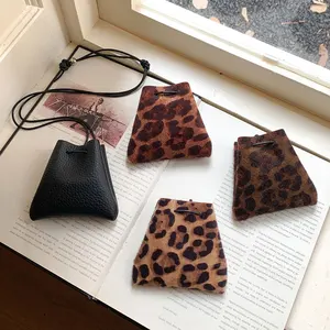 Guangzhou Customized Fashion Design Crossbody Bag Trending Purse Girls Wallets Micro Mini Bags for Women