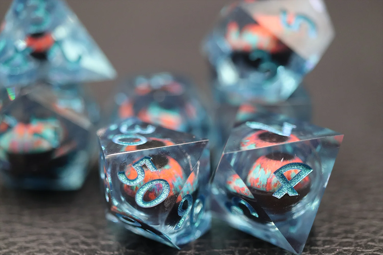 Custom 16mm Dnd Blue Dice Board Game Resin sharp Edge D4-d20 Polyhedral Dice Include Blood Eyes 7pcs Dice Set factory