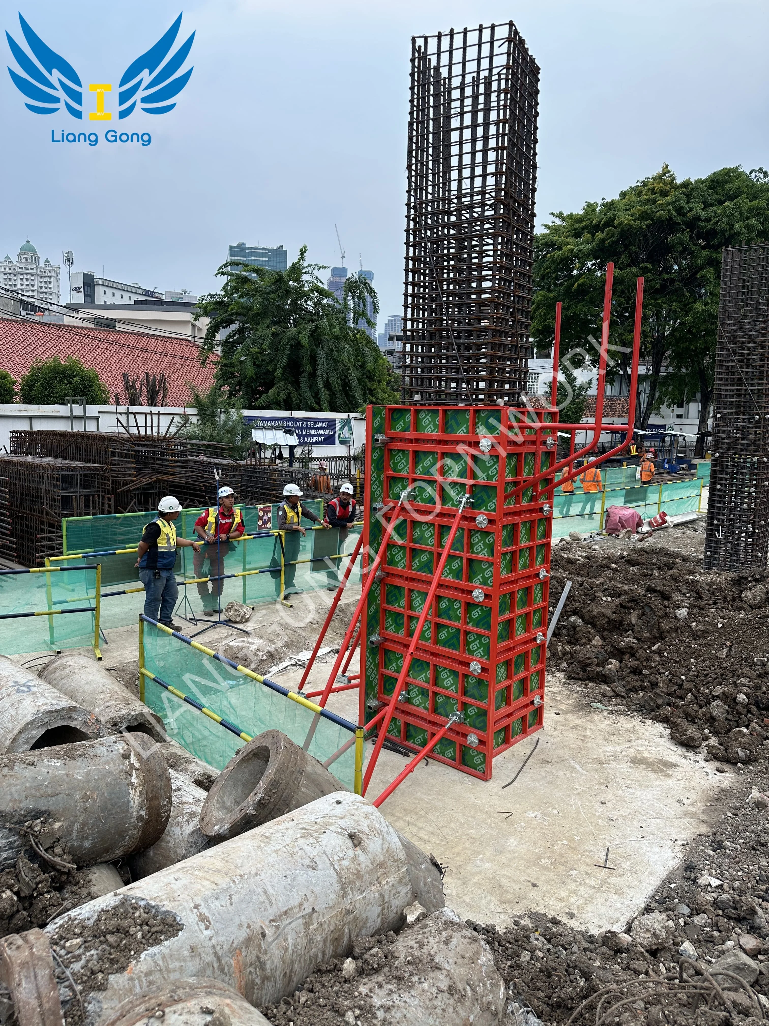 Lianggong High Efficiency and Reusable Column Formwork Adjustable Steel Frame for Concrete Casting Plywood Plastic Materials