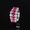 Anillo de corindón rojo