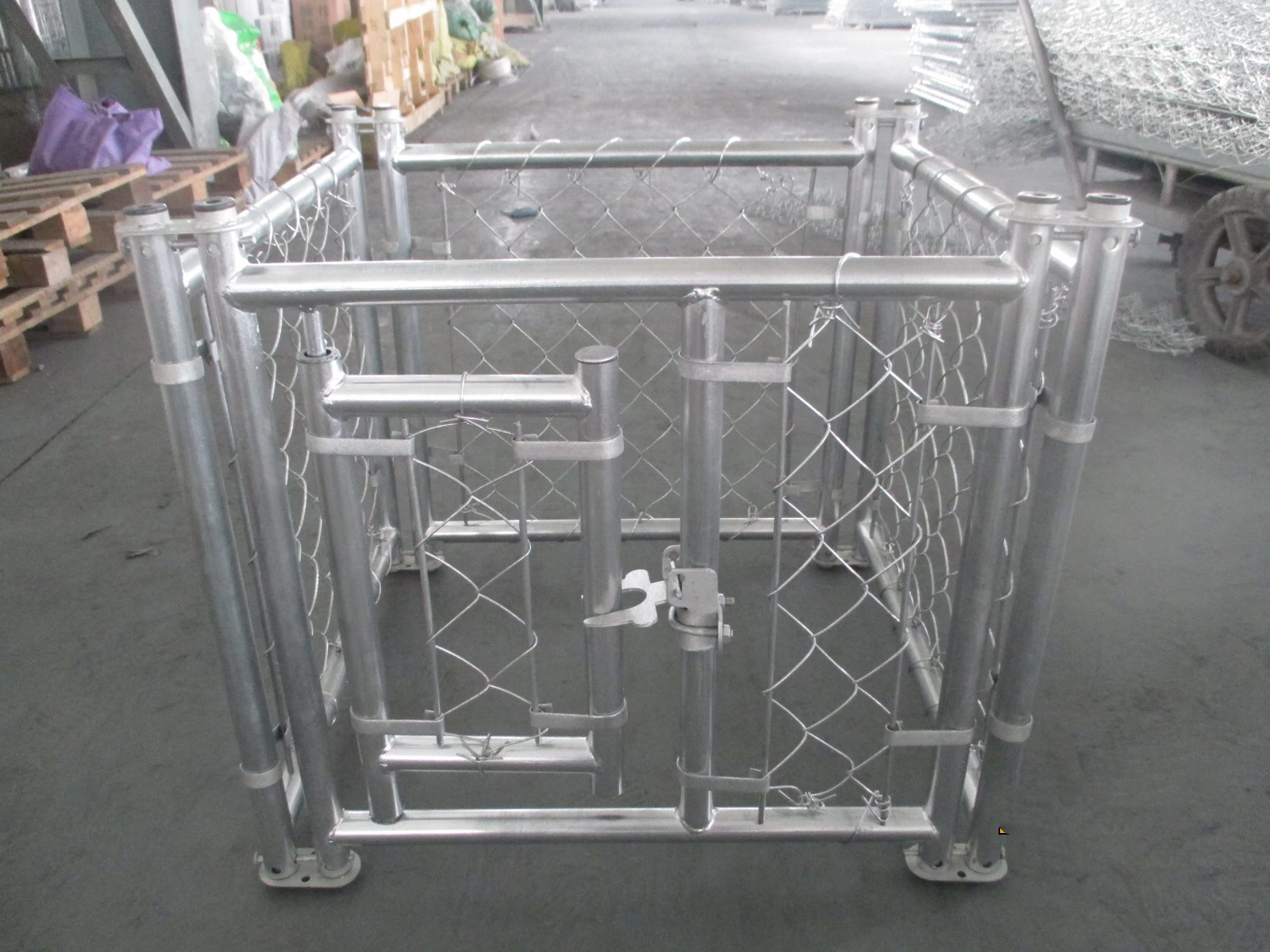 Chain Link Dog Kennels & Welded Dog Kennels,Large Outdoor Dog Backyard