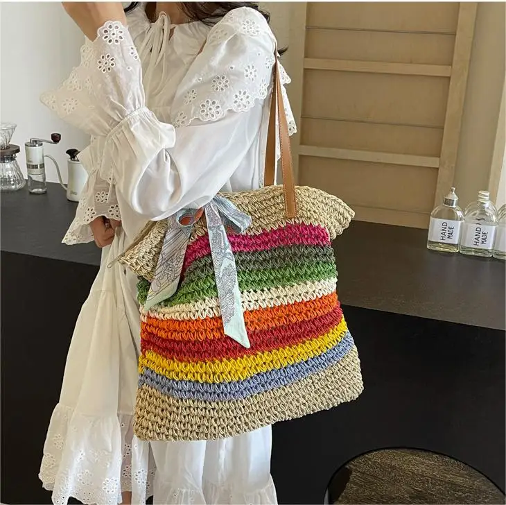 Bolso de mano de rafia tejido hecho a mano ecológico arcoíris