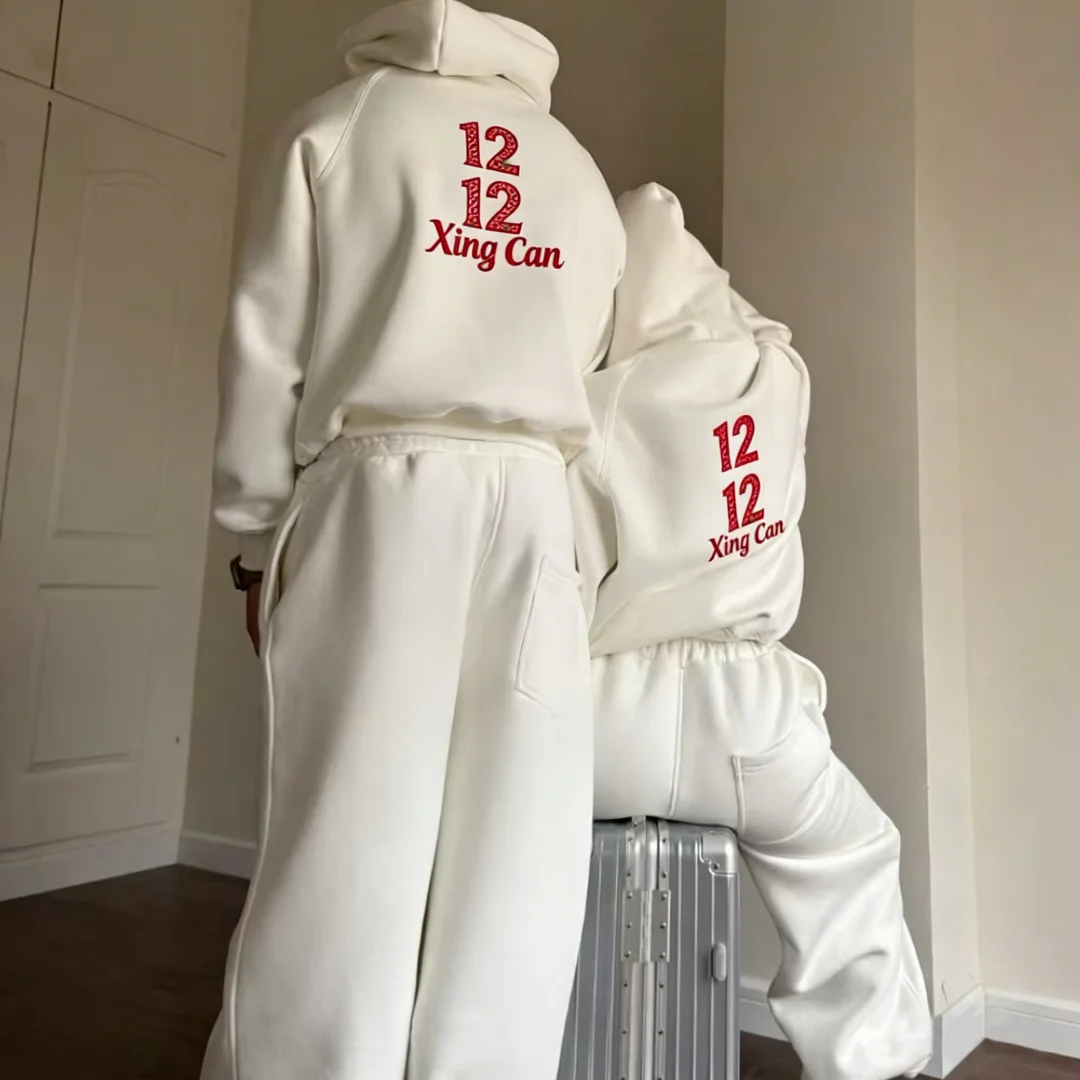 Továrně přizpůsobený 100% bavlněný retro streetwearový sportovní souprava – s vyšíváním a potiskem, přijímáme i jiné individuální návrhy