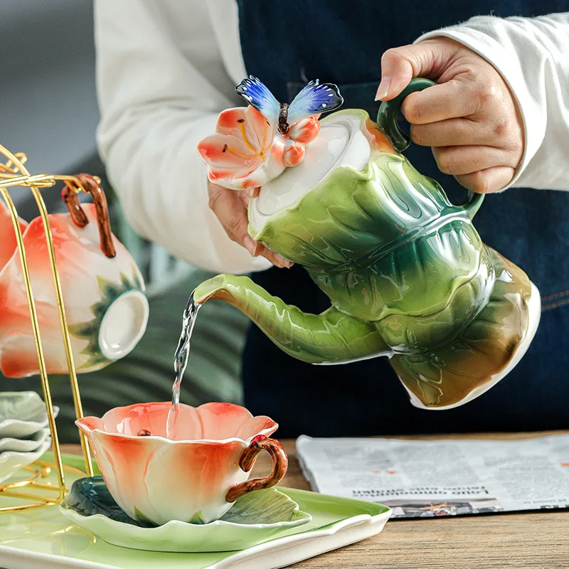 Ensemble de tasses à thé et soucoupes en porcelaine fine Sandringham