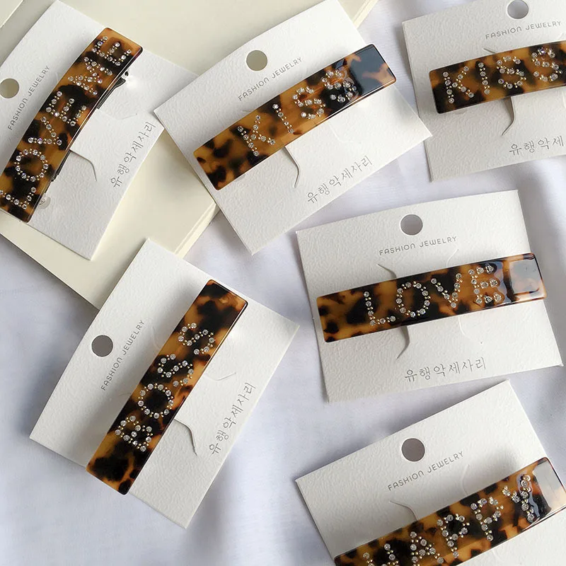 Ацетатная заколка с леопардовым