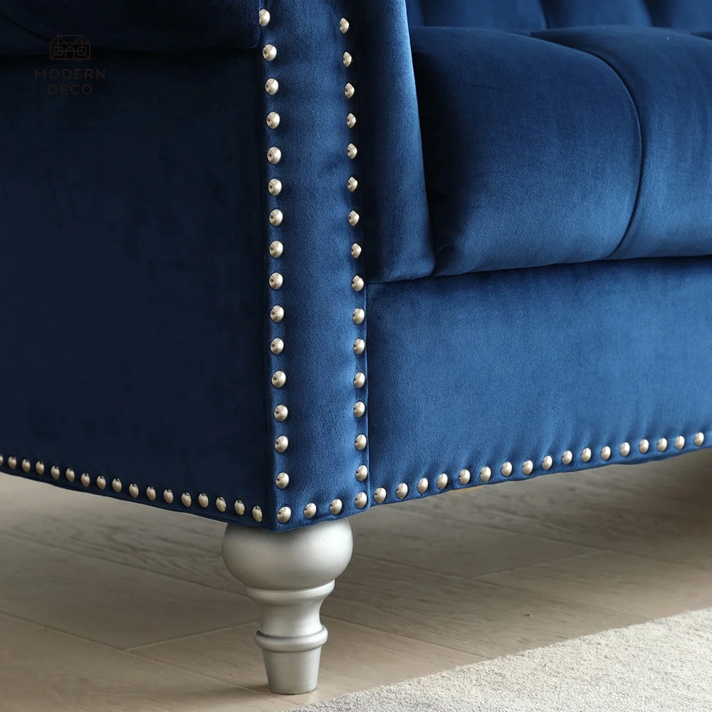 Gömbölyű karfa sötét szürke szürke kék keskeny Chesterfield samúr kanapé futón tárgyakkal diamant alakúan