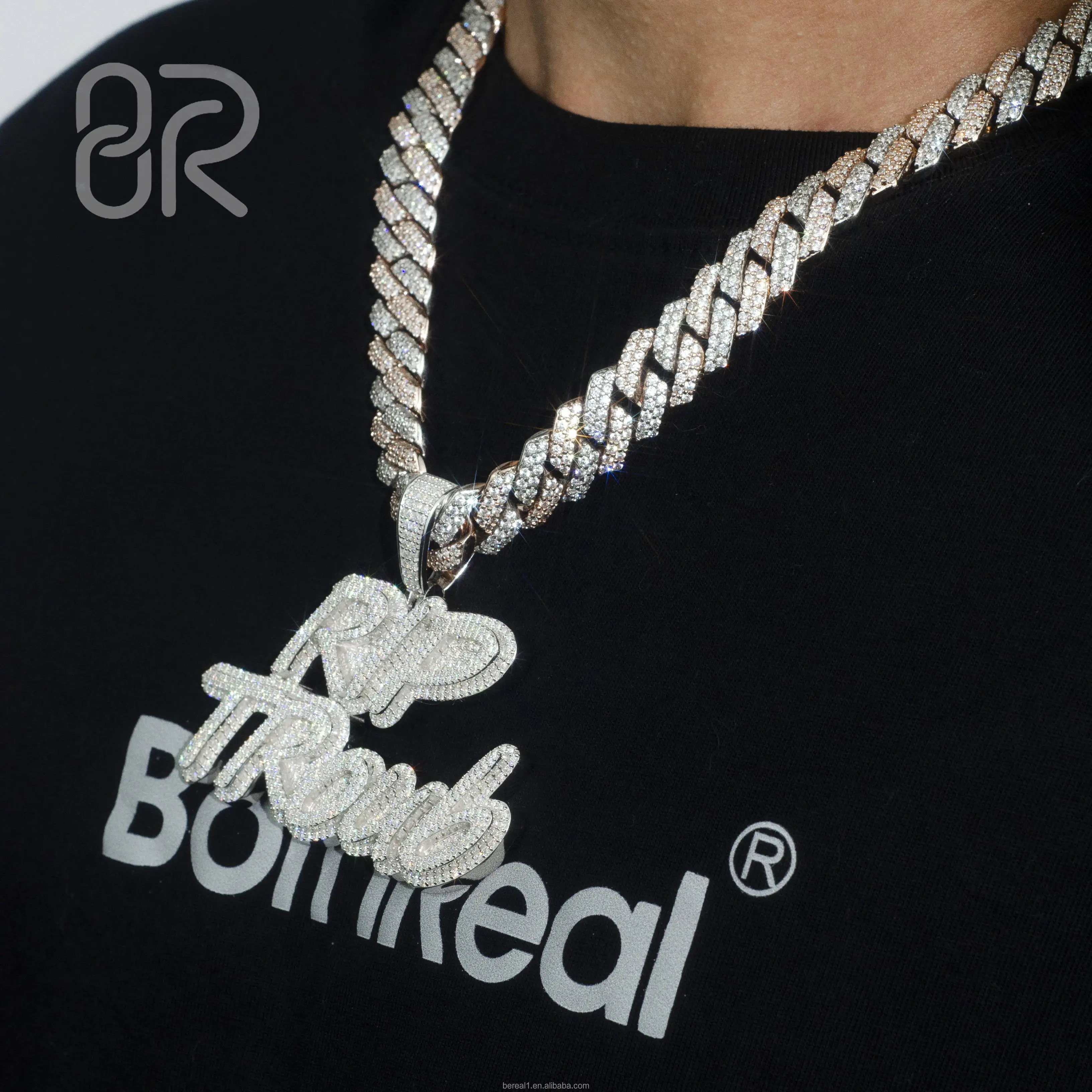 Vvs pendant Clearance