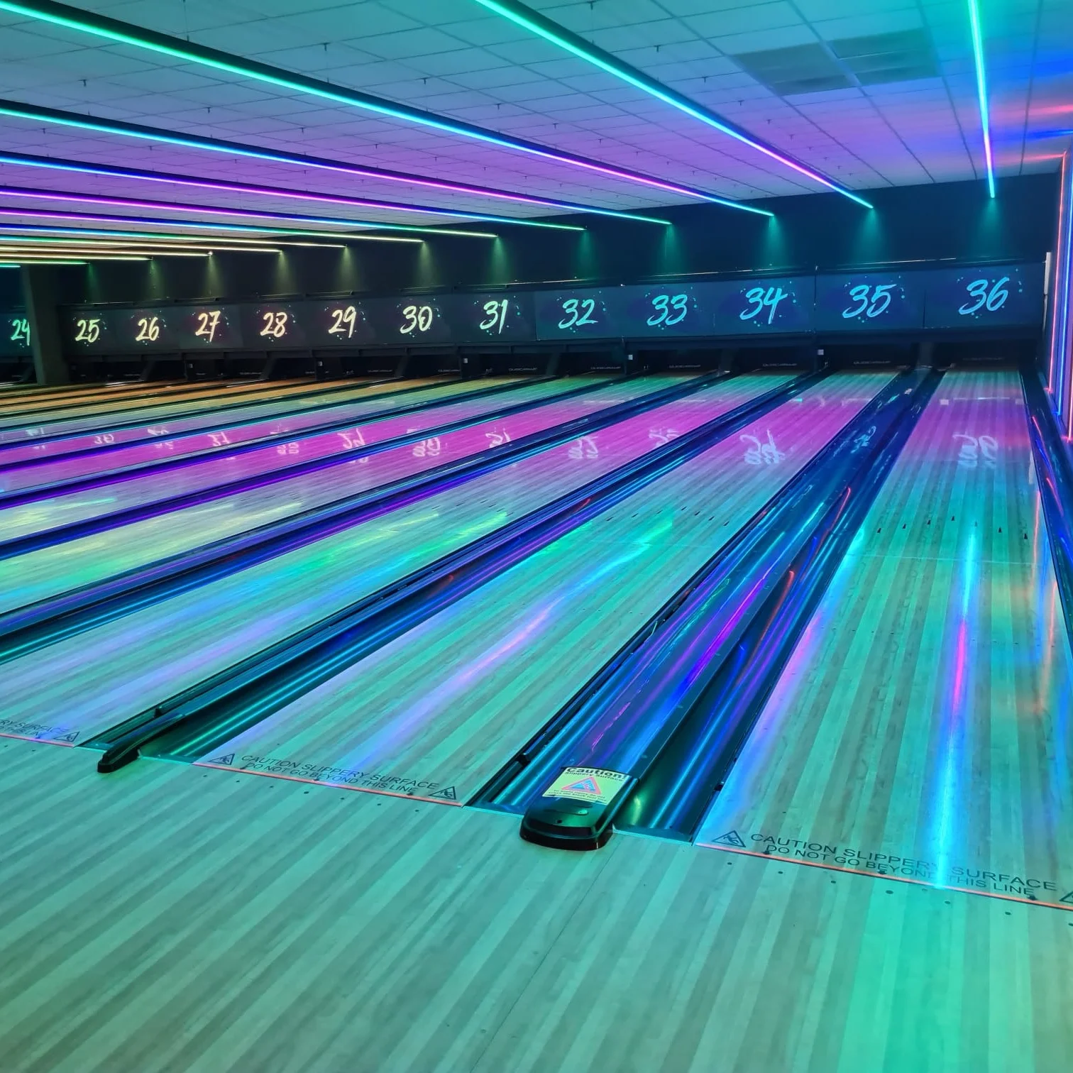 USBC Approved New Arrival Best Prices Synthetic Bowling Lanes Latest Design with Various Glow Pattern and Colors