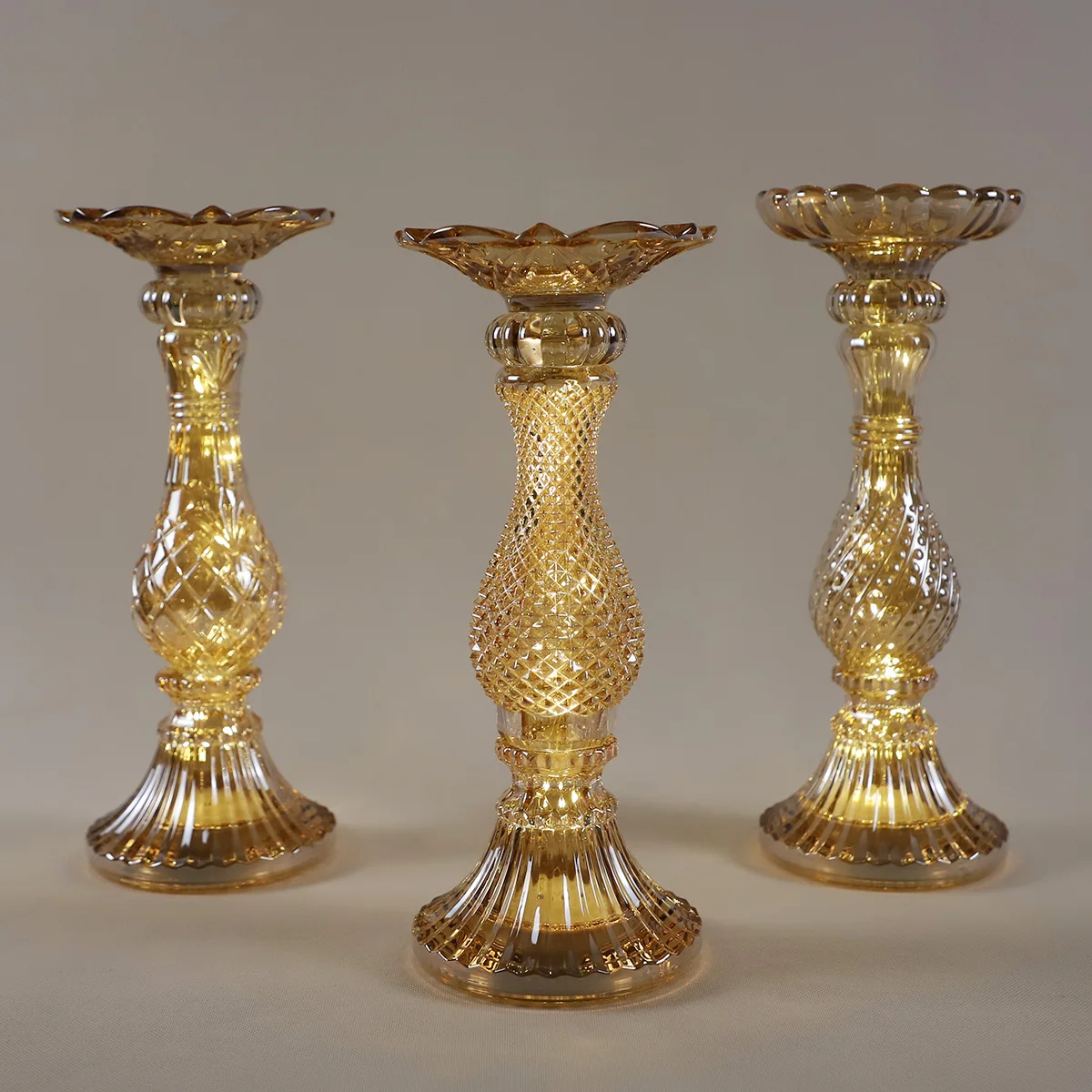 Vintage luxury home decoration tabletop tall long stem pillar clear gold ribbed glass taper candle stand stick holder set of 3 manufacture