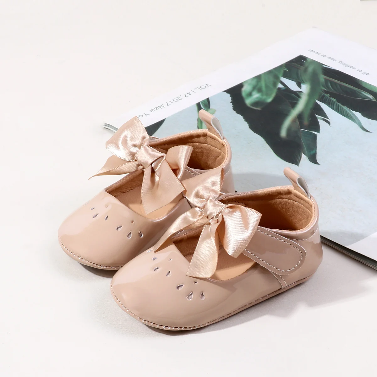 Big Bowknot Design Bling Cloth Material Soft Sole Princess Newborn Infant Bbay Shoes for Girls factory