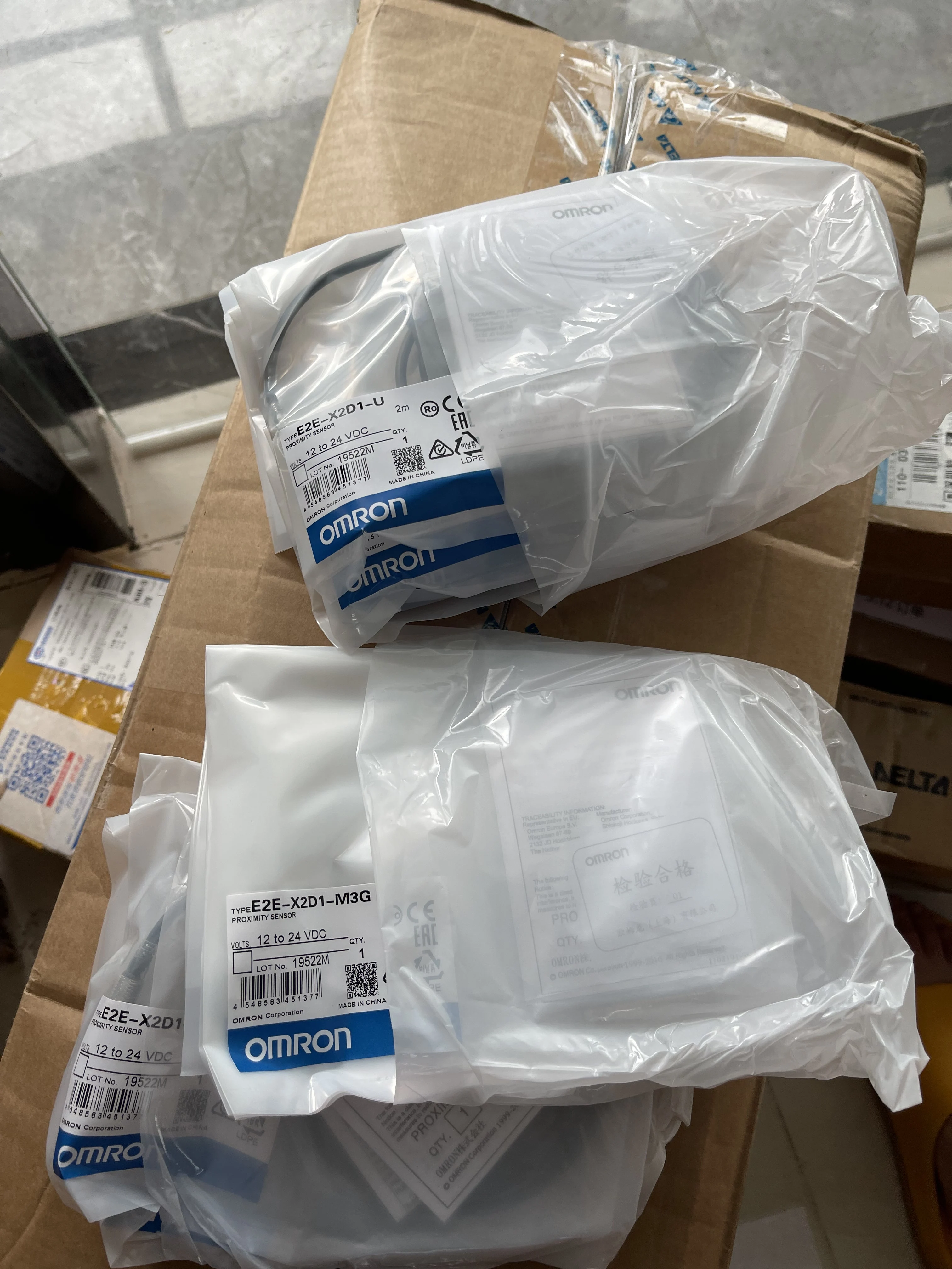 Omron Proximity Sensor E2E-X2D1-U