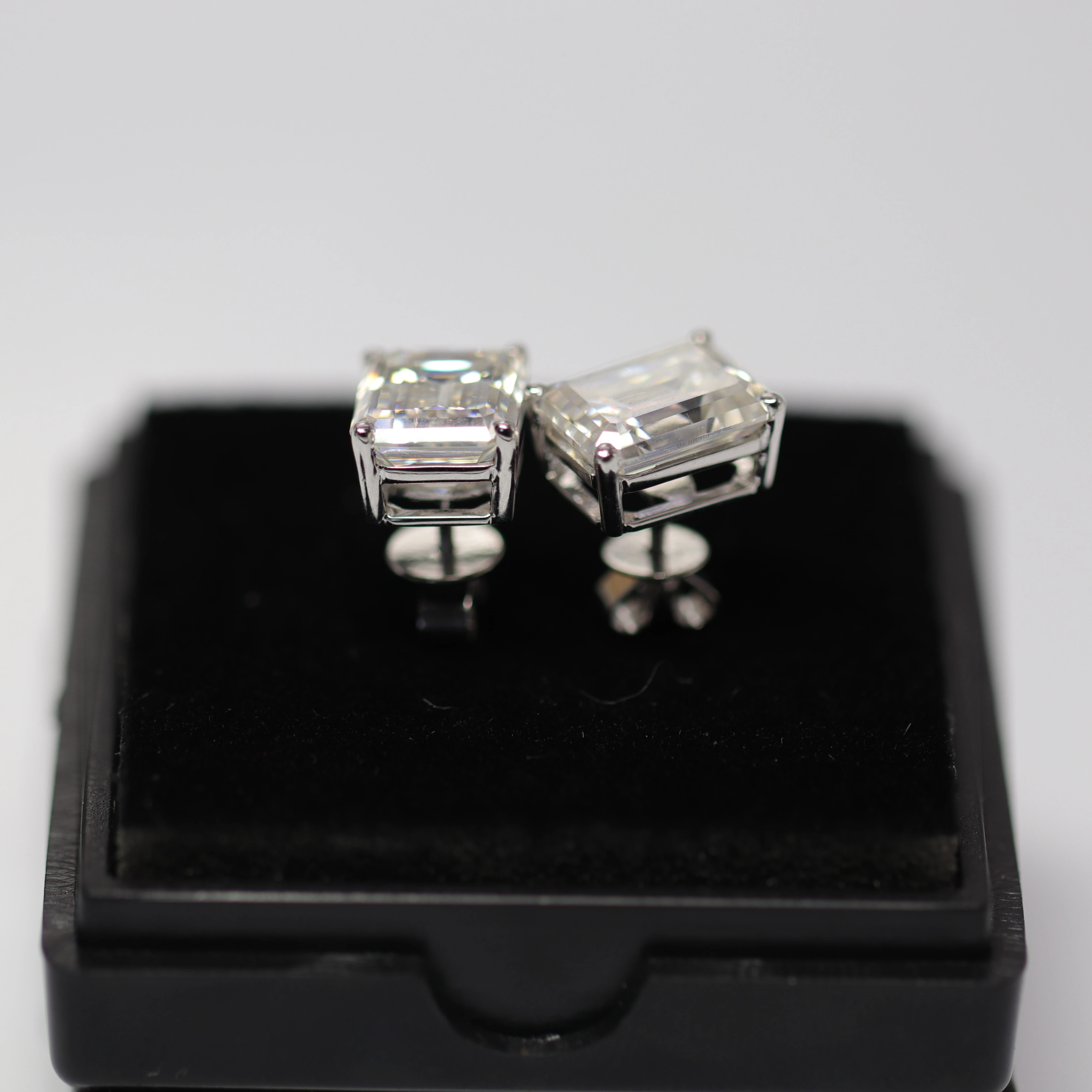 Fancy Earrings for Women Fashion 14k Emerald Moissanite Earring Hoop Gold Vvs 3ct Emerald Cut Diamond Studs Jewelry