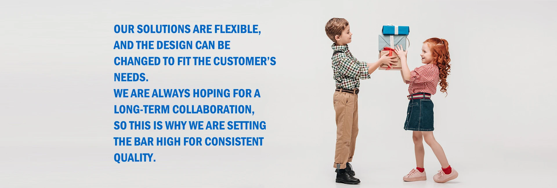 Customized Luxury Paper Jewelry Packaging Box with Hot Stamping Logo Velvet Insert Texture Embossing Matt Lamination UV Coating details