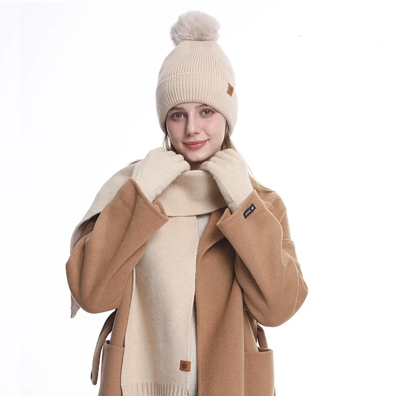 3pcs/set Winter Beanie Hat Scarf Touchscreen Gloves Set for  display picture 3