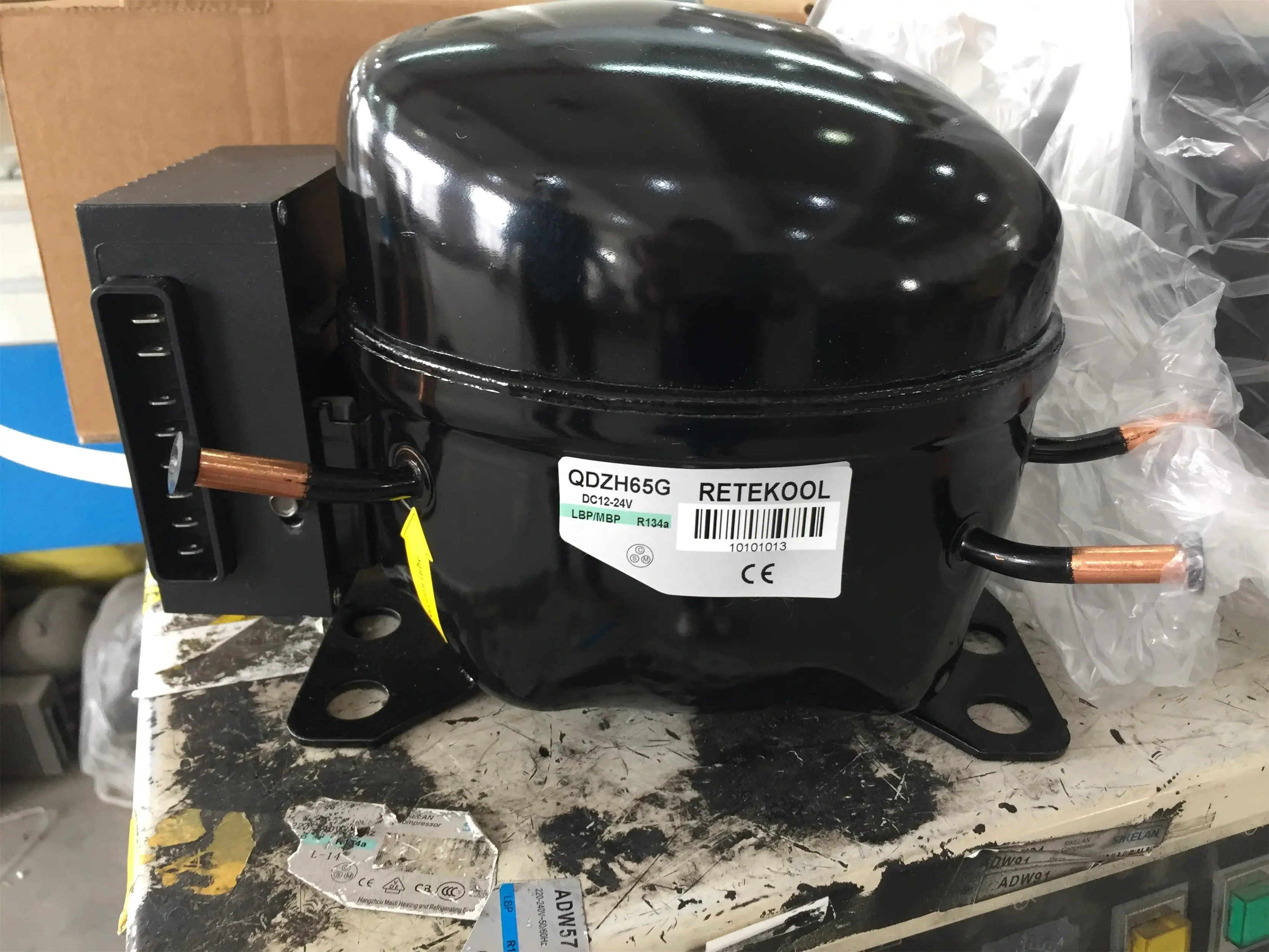 1/4HP QD52H LBP R134a Refrigeration Compressor for Heat Exchange & Refrigeration Systems Factory Made Directly