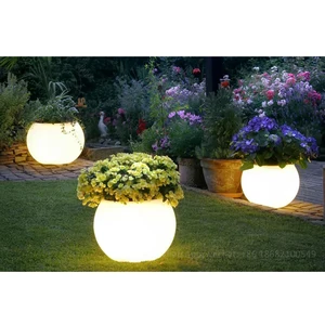 Solar Powered LED Light Flower Pot for Patio Garden IP66 Plastic Body for Landscape Lighting