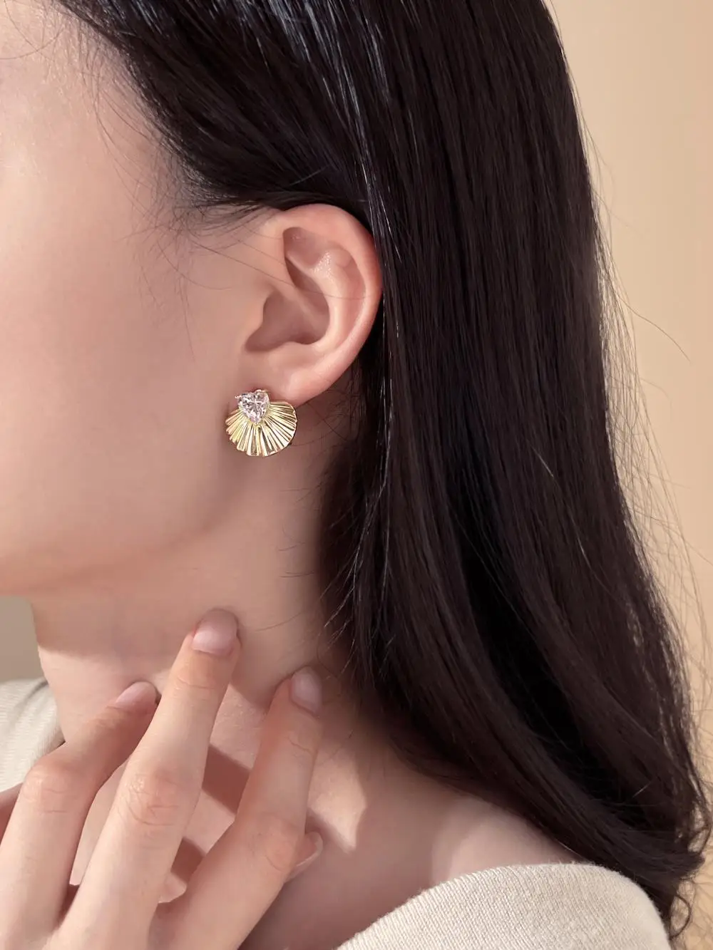KAKODIY Luxury 14K Gold Plated Large Scallop Stud Earrings Jewelry Fashion £925 Stud Earrings Zircon Earrings detail 2