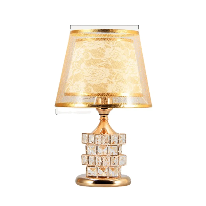 European-style table lamp bedroom bedside lamp warm and romantic creative simple modern wedding room luxury crystal table light