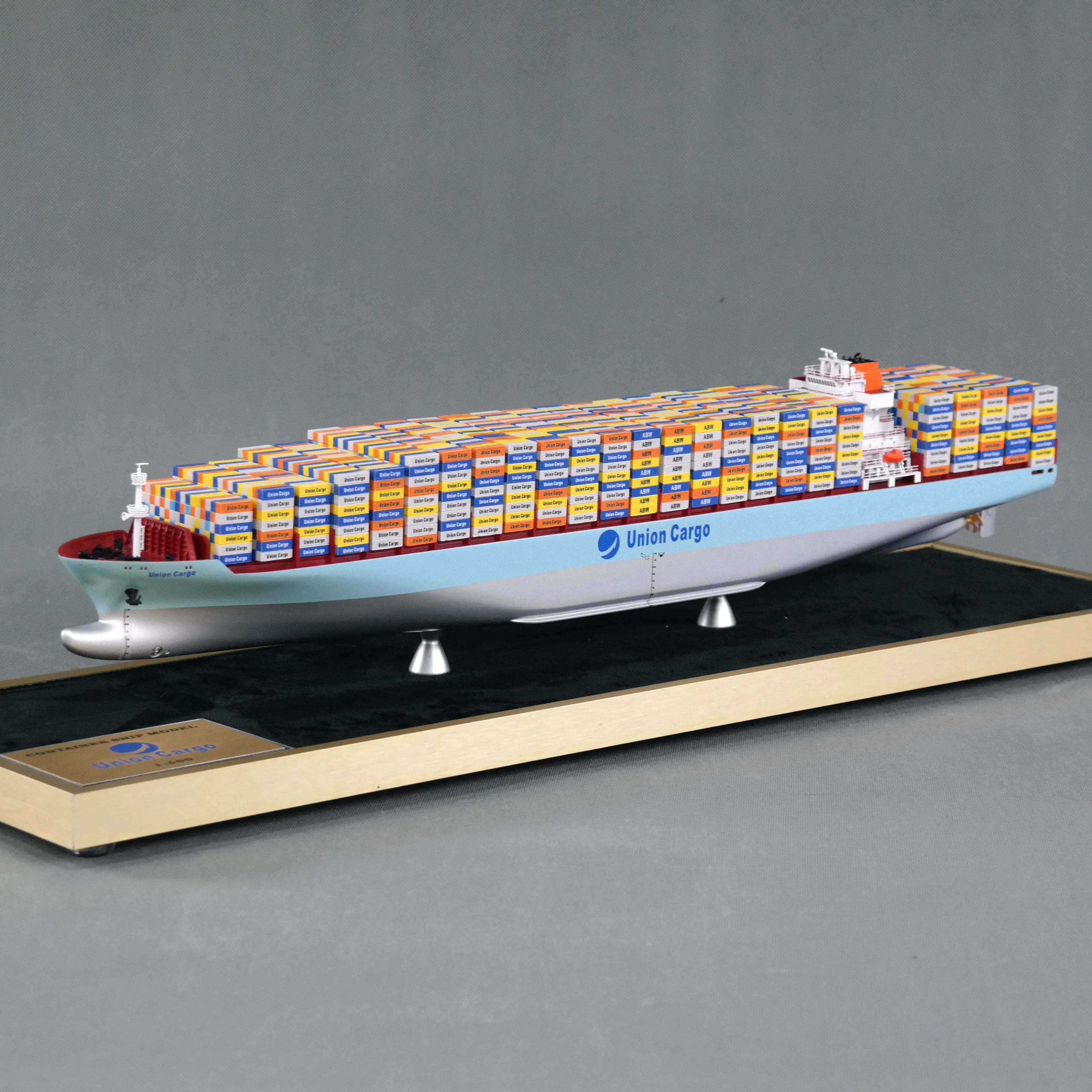 X O.A.S Factory's 65cm Container Ship Model Hobby Display Cases Workmanship for Freight Forwarder & Ship Model Collection