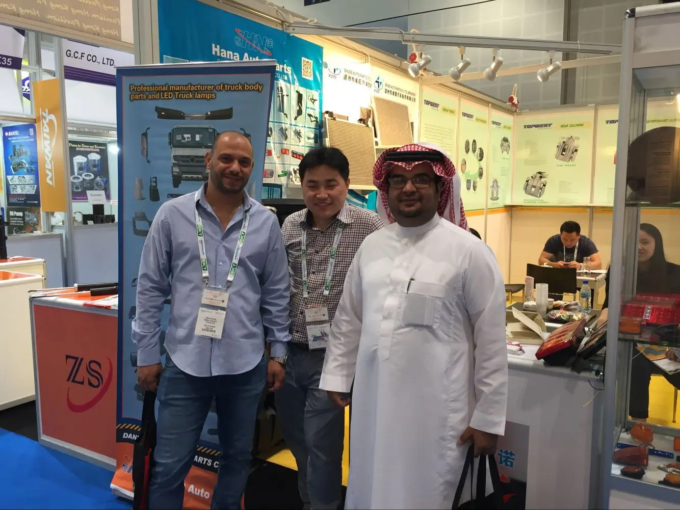 Heavy Duty Truck Parts Head Lamp Mb Parts Head Light Actors Truck Head