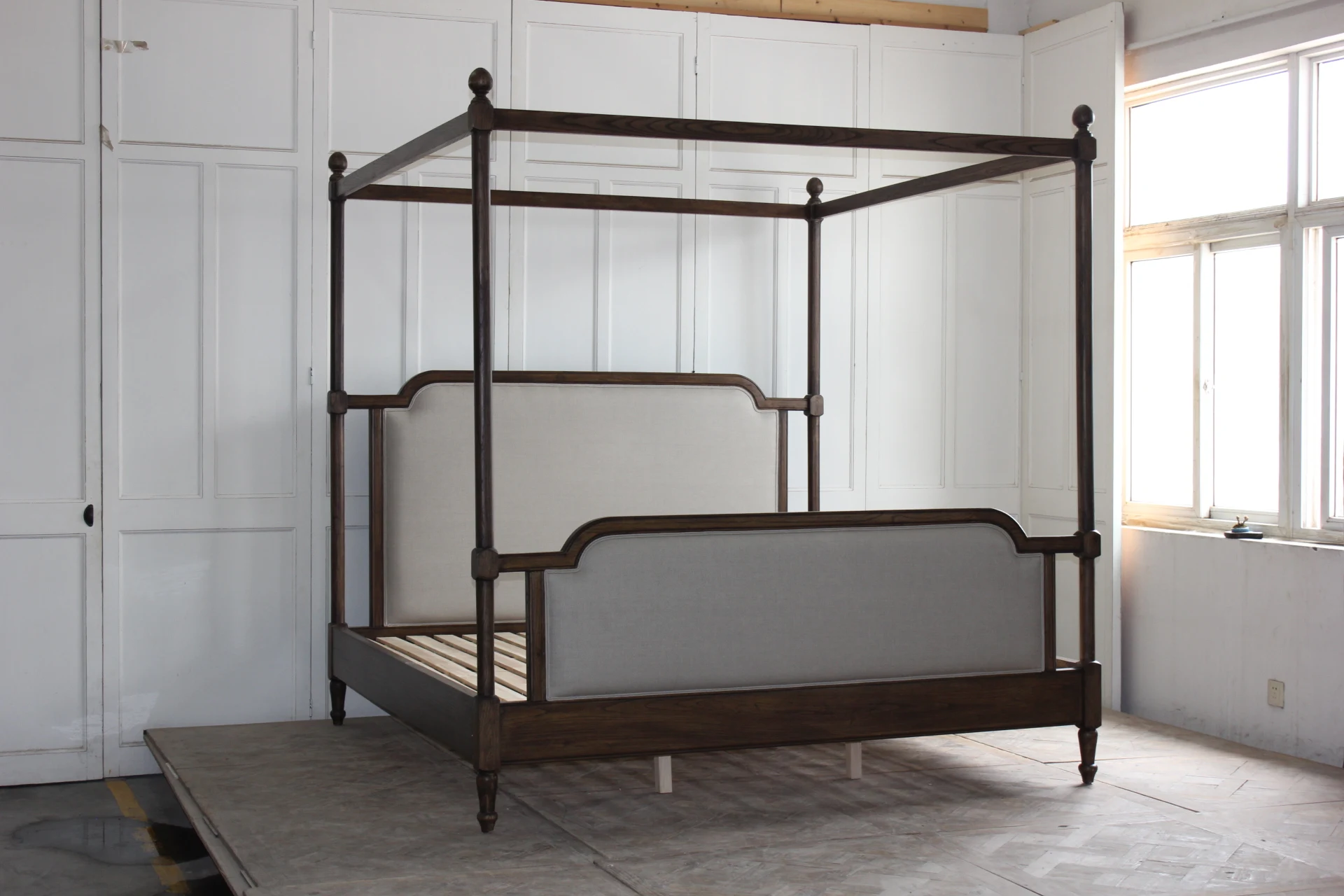 Деревянные тканевые кровати королевского размера с постером