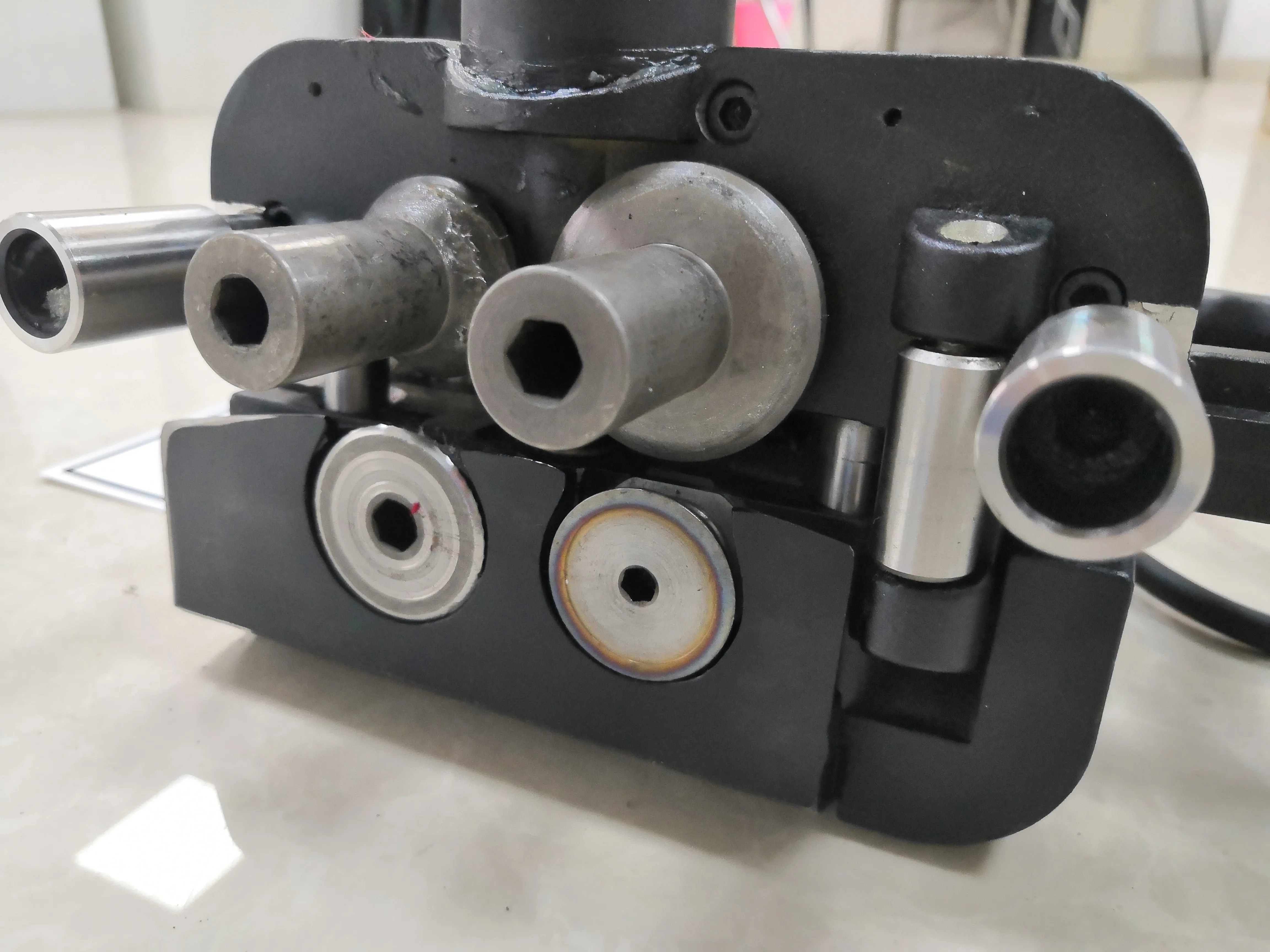 Top Quality Seam Locker Machine Easy to Operate Hand Hold Duct Seam Closer Machine