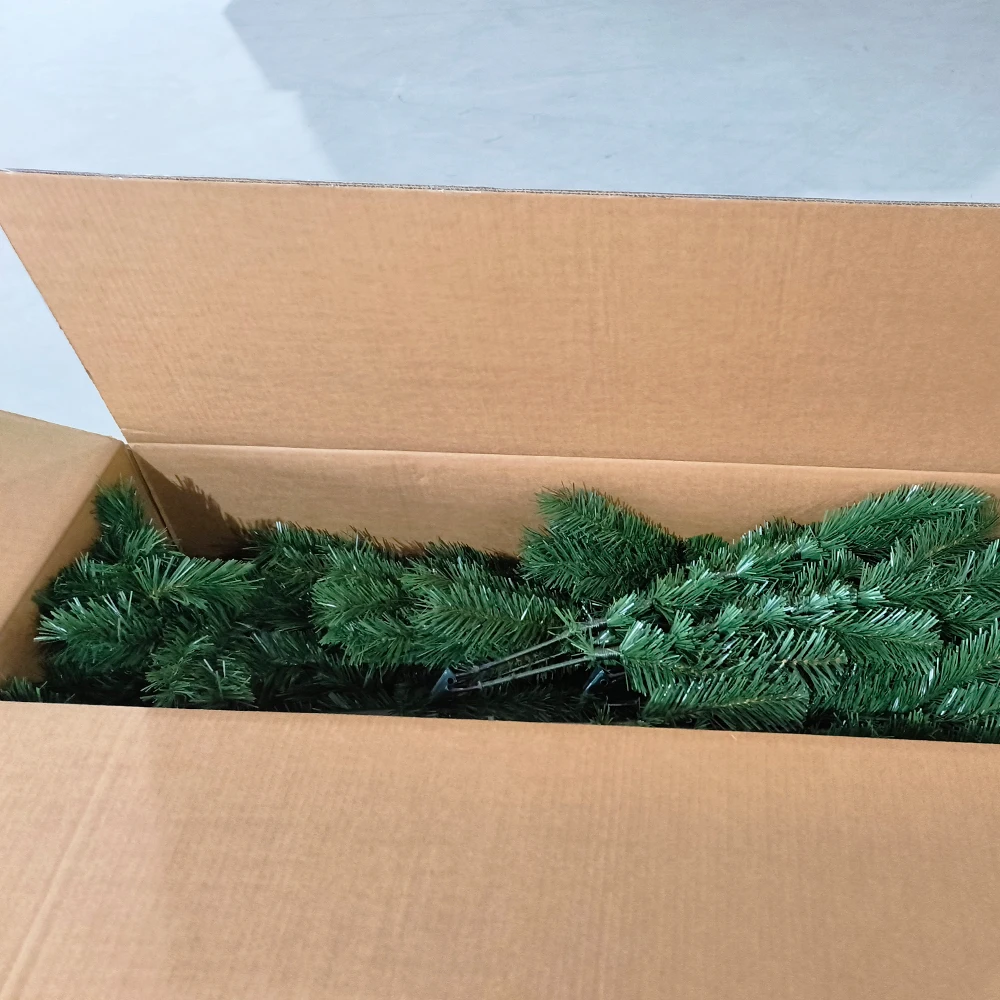 2024 New Design Customized Pre Lit Artificial Christmas Tree With Warm