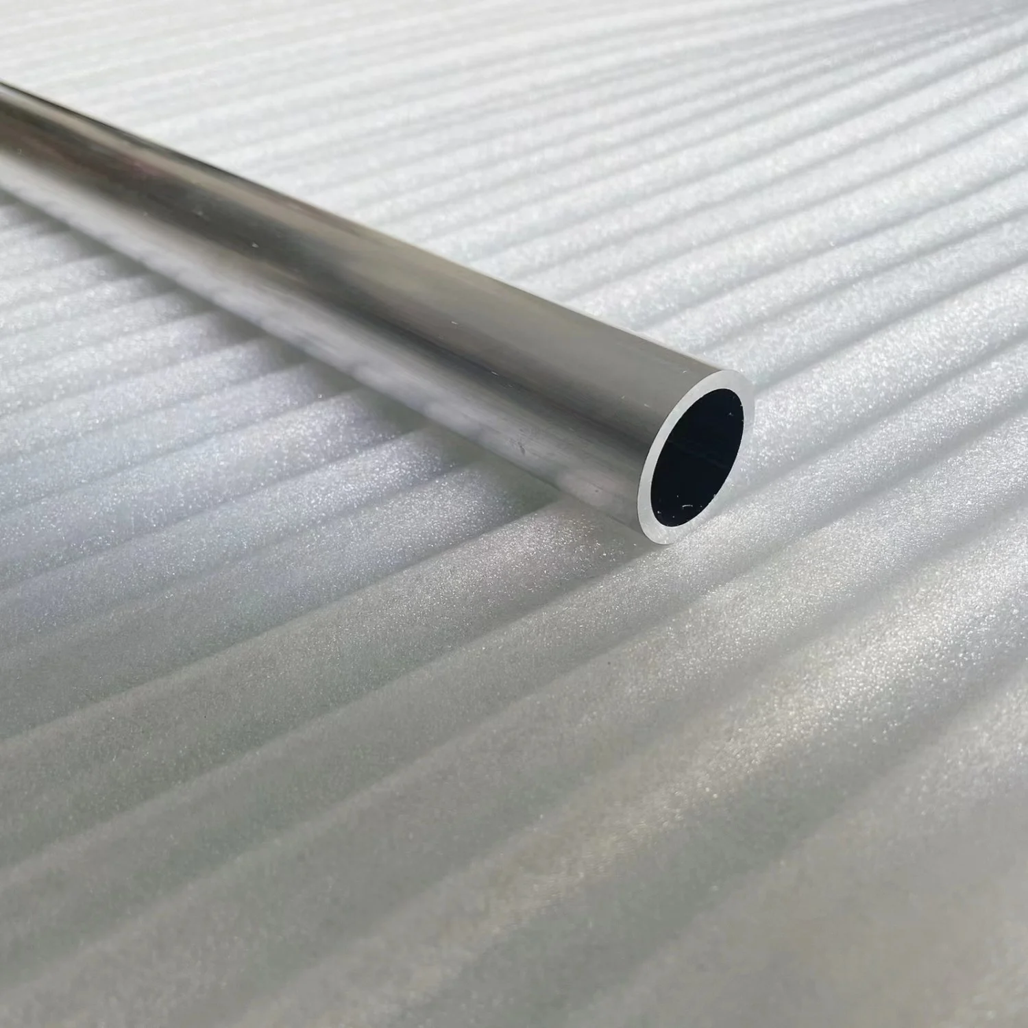 6061 6063 7075 экструдированная круглая алюминиевая трубка анодированная