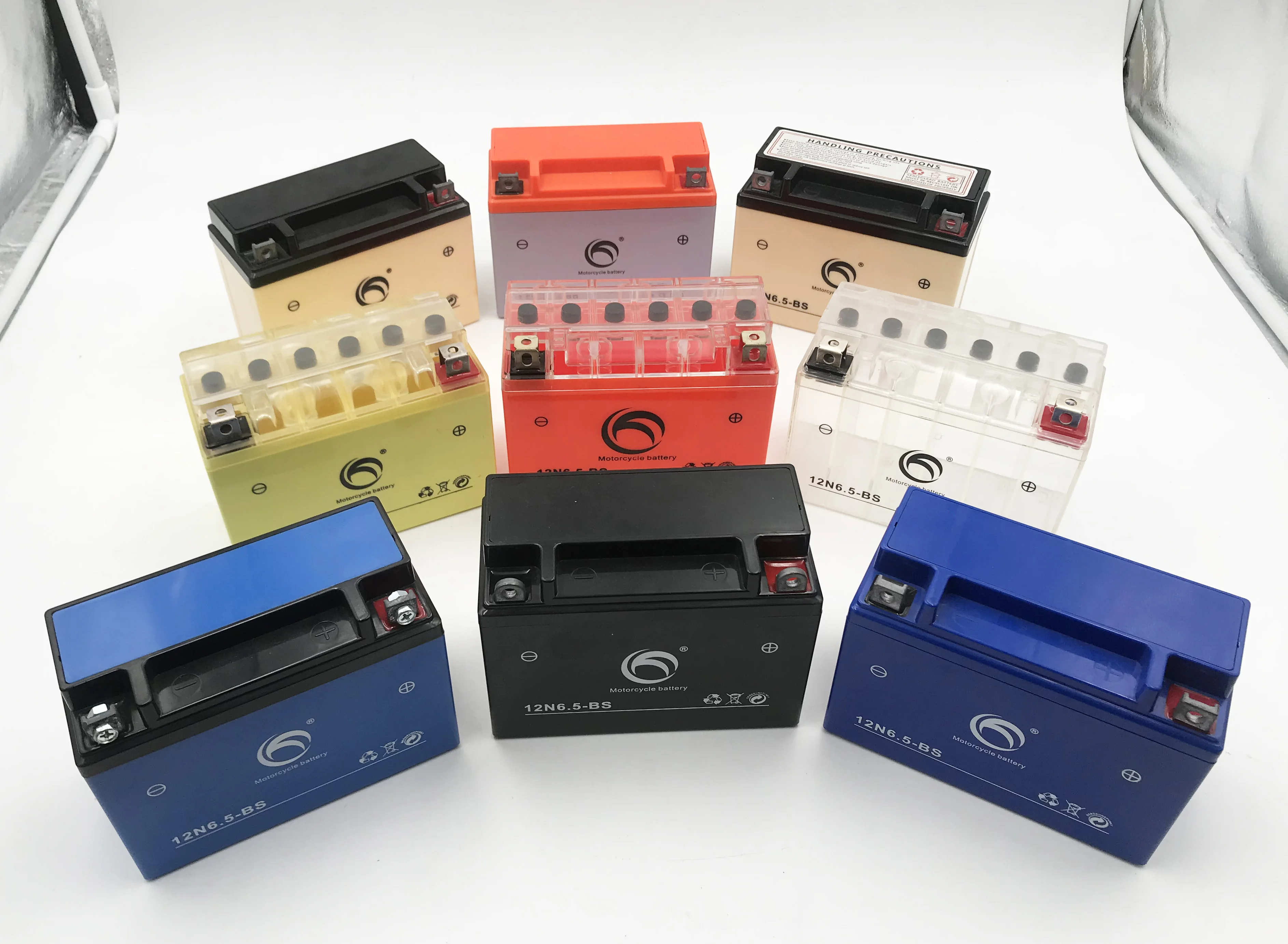 Guangdong 12N6.5-BS герметичная свинцово-кислотная батарея для запуска мотоцикла, заводская цена