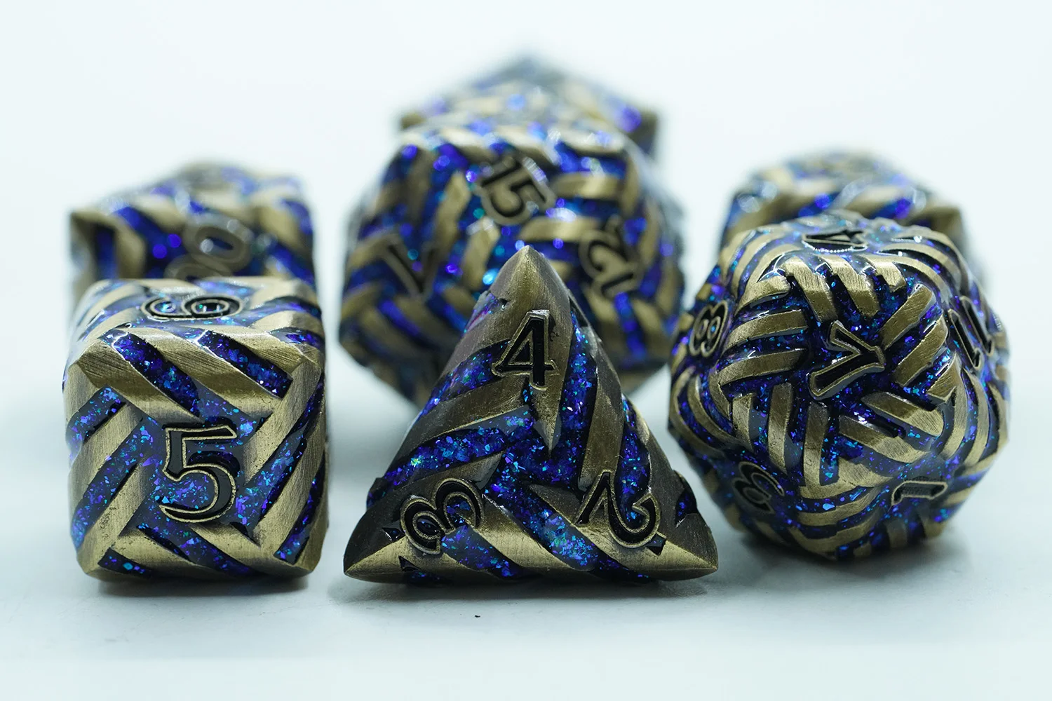 Custom Logo 16mm Copper Color Dice Set with Blue Sparkling Mica Stripe for DND Games manufacture