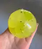 Bola blanda hecha a mano de uva de cristal