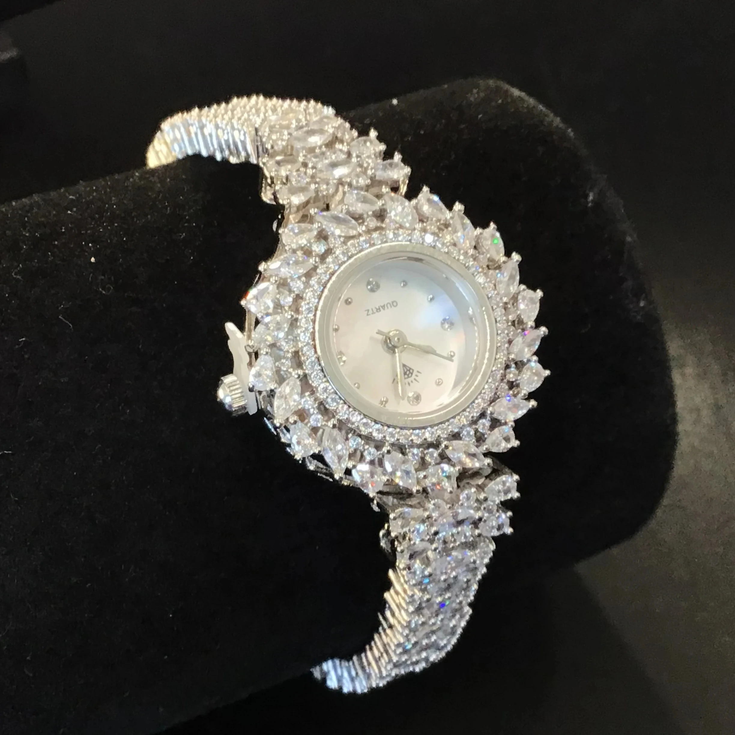 Elegant Zircon Quartz Women's Watch with LED & Steel Band