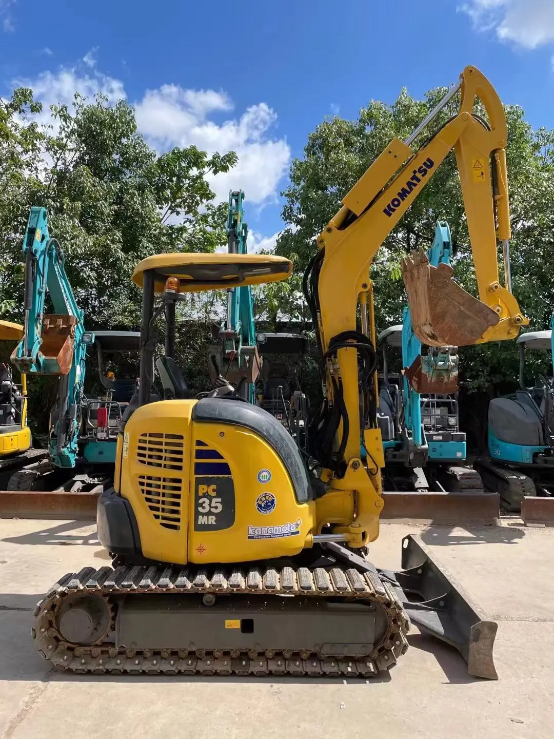 2020 Model Komatsu PC35 Mini Excavator with 3.5TON Operating Weight and 0.2m³ Bucket Capacity