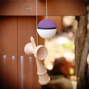 Customize Wholesales New Monochromatic Hot Sell Kendama Kendama Balls Japanese Sword Ball  Toy Usa Kids Jumbo Wooden Kendama Toy