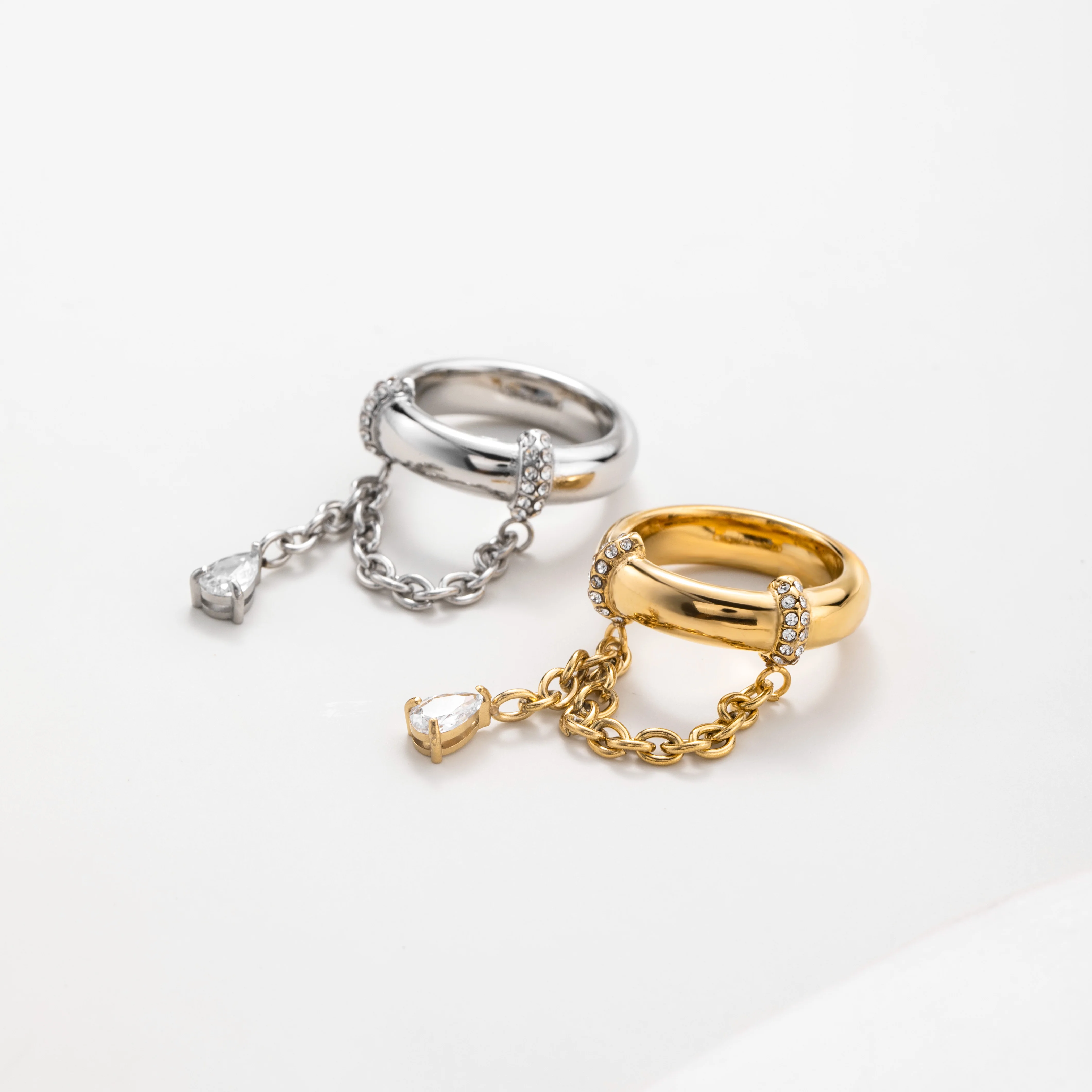 YF8086 Premium Feeling Zircon Chain Ring Water Drop Pendant Design 18K Gold Plated Water aperçu 6