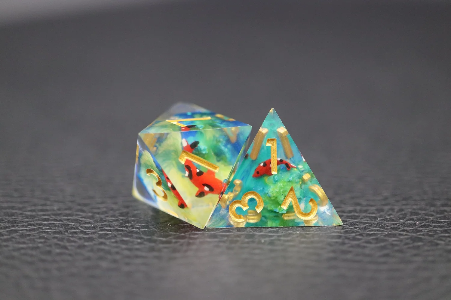 Custom Lightweight RPG/DND Polyhedral Resin Dice Colored Board Game Inclusions High Quality Die for Gaming manufacture
