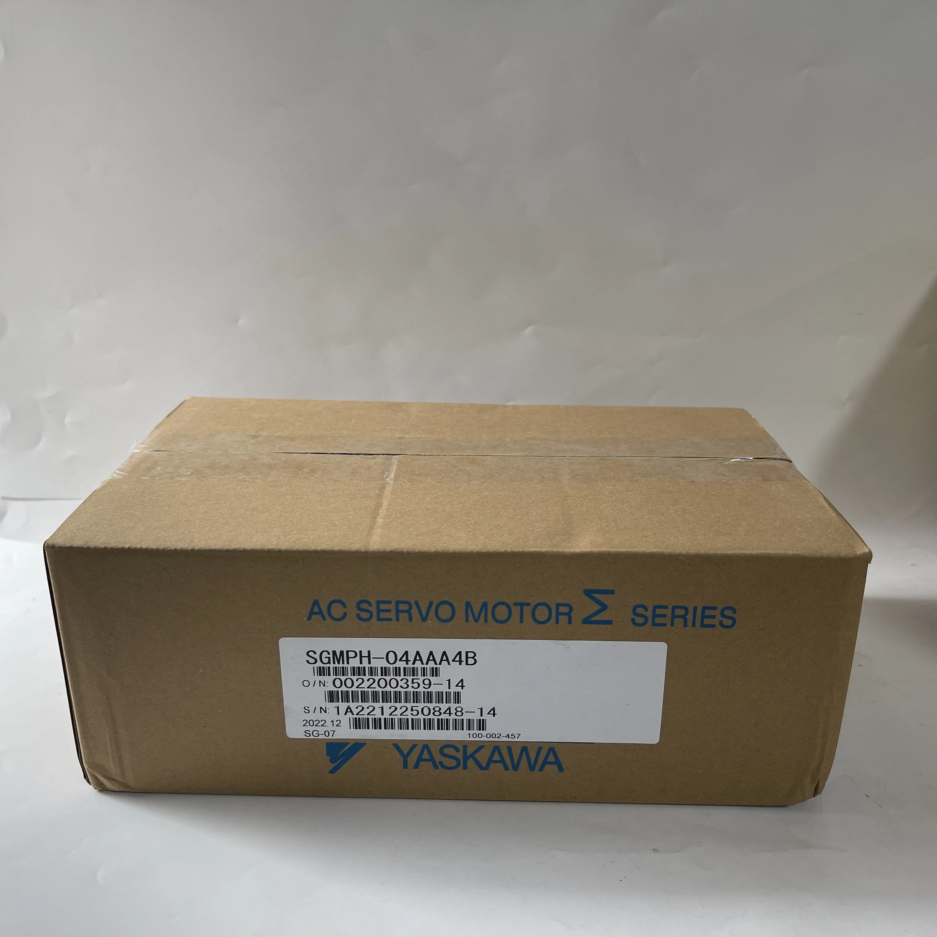 YASKAWA AC Servo Motor SGMPH-04AAA4B YASKAWA AC Servo Motor SGMPH-04AAA4B