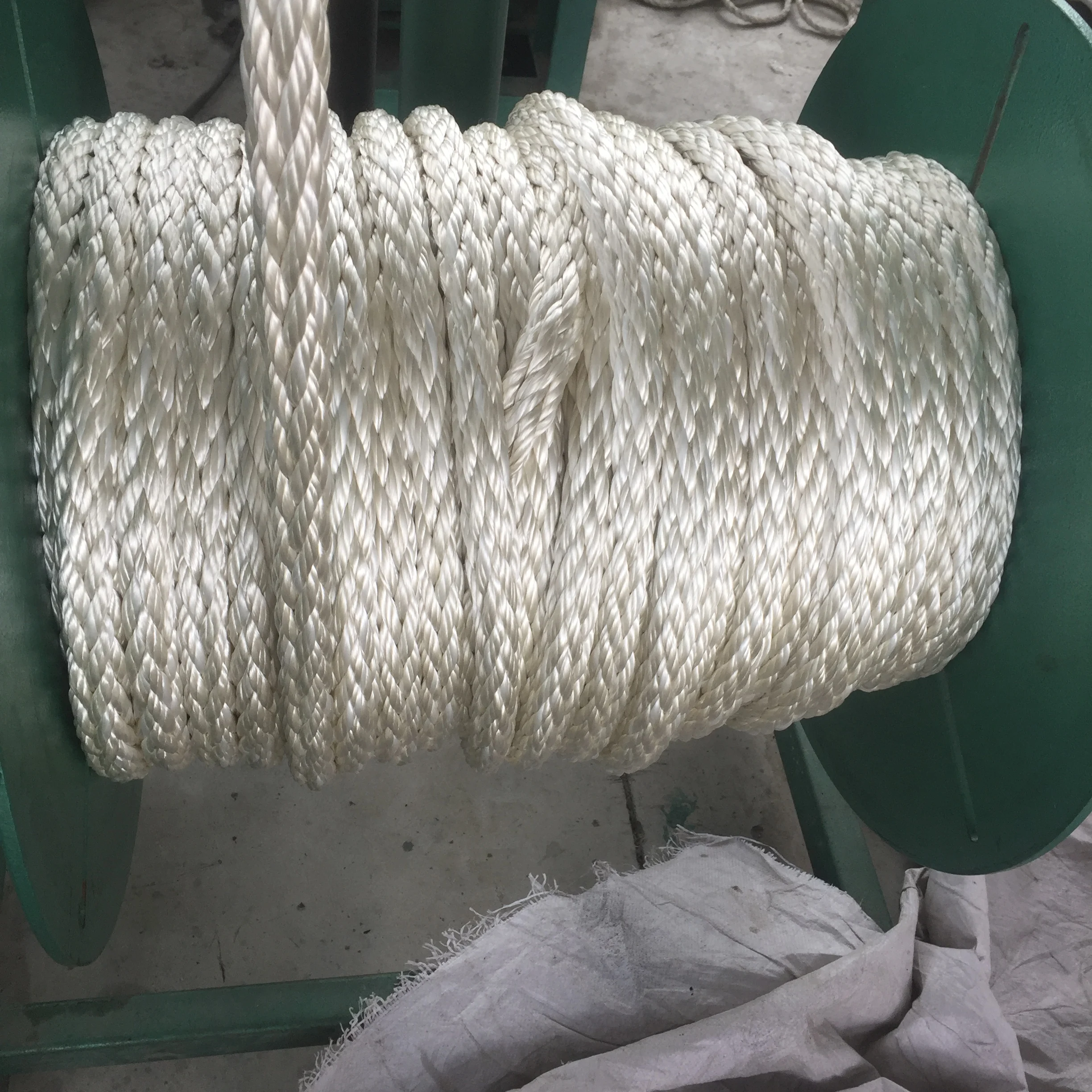 Heavy Duty 60mm Black Polyester Mooring Rope for Marine Use 1