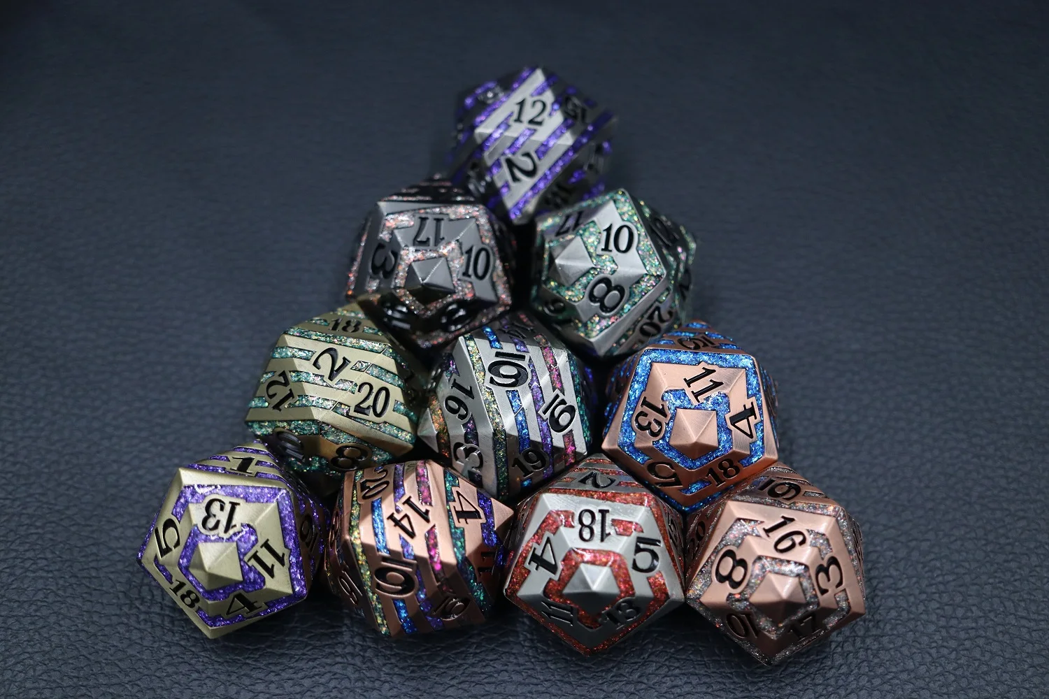 Custom Colorful 33mm Oversize D20 Zinc Alloy Metal Polyhedral Stripe